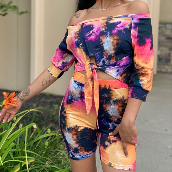 ‼️ Two Piece Set Crop Top Biker Shorts Tie Dye Set - Picture 3 of 4